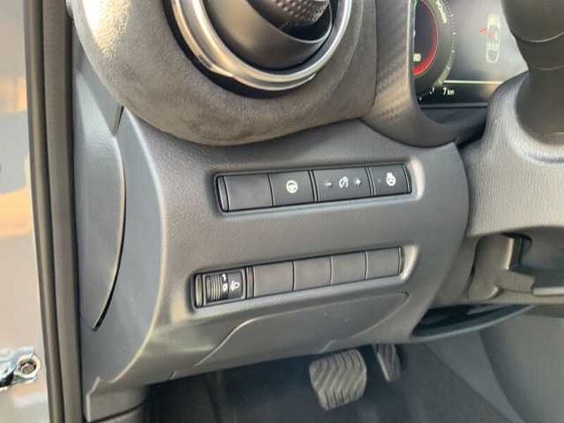 Nissan Juke Hybrid N-Design Navi LED ACC Apple CarPlay Android Auto Klimaautom Leder digital