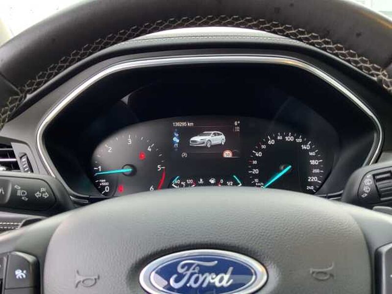 Ford Focus Turnier Vignale 2.0 HUD El. Panodach Navi Leder Soundsystem B & O